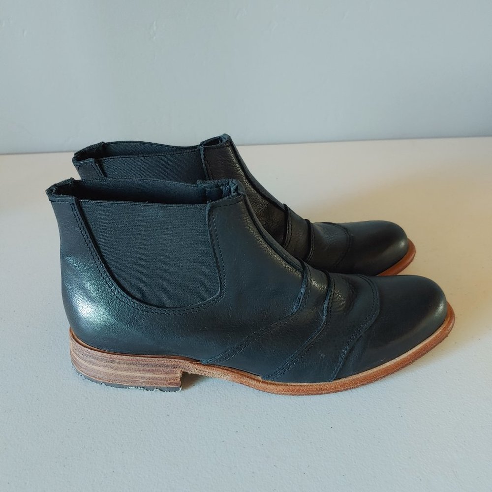Chelsea Bootie "NEW" - Picture 4 of 13